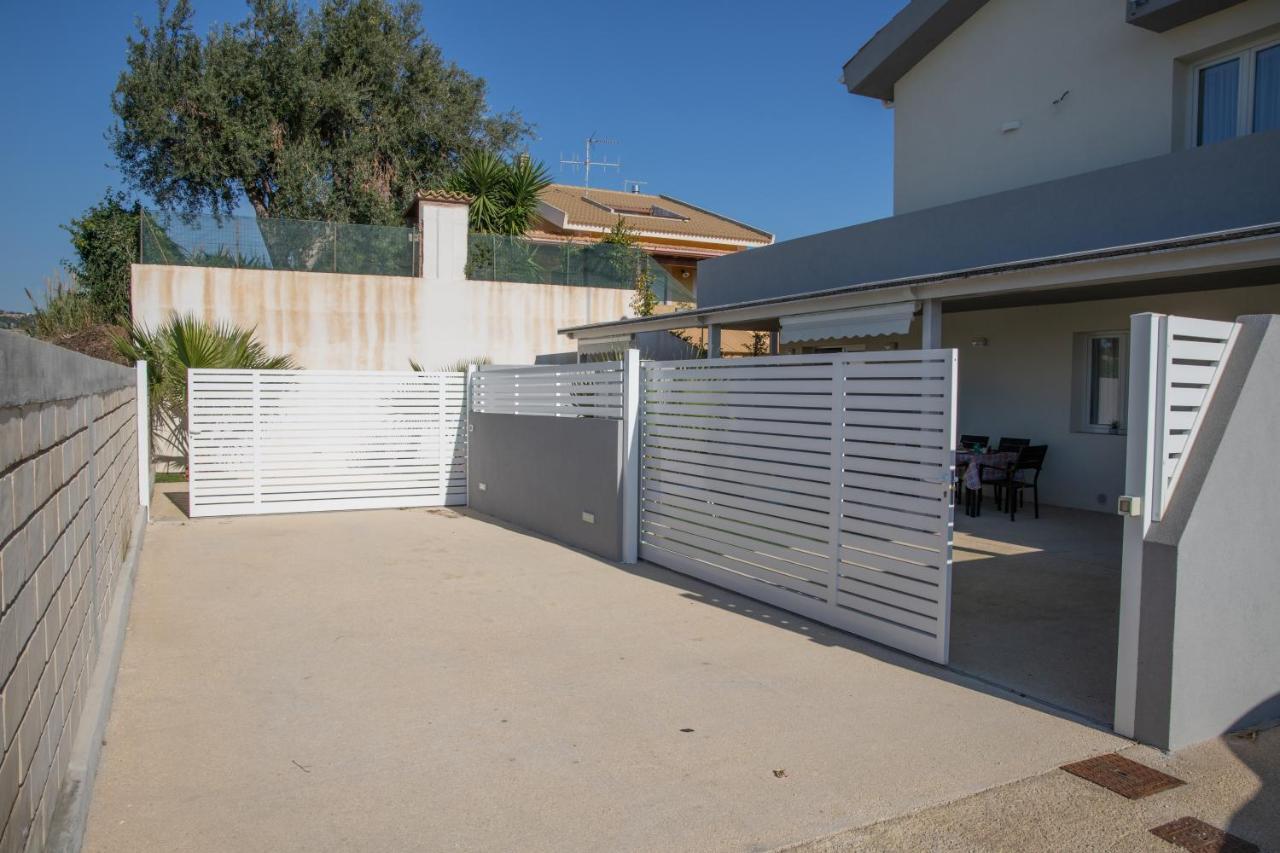 Casa Malaga Daire Marina di Ragusa Dış mekan fotoğraf